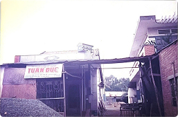 Cửa hàng vật liệu xây dựng Tuấn Đức năm 1992